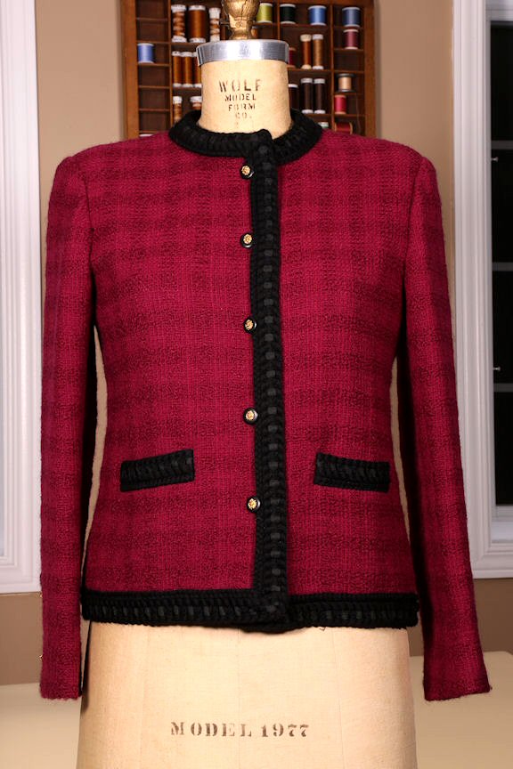 Tweed & Bouclé: The Classic Cardigan Jacket EmmaOneSock Sewing 