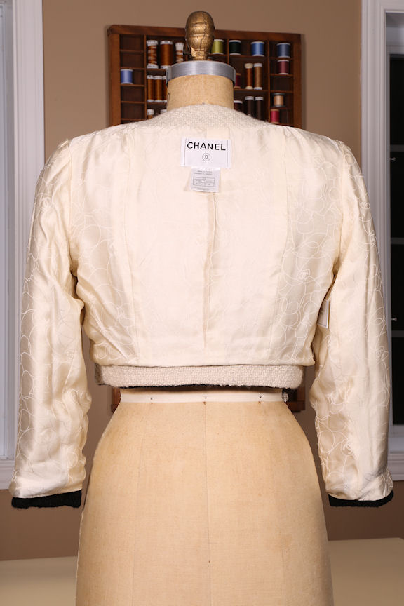 Tweed & Bouclé: The Classic Cardigan Jacket EmmaOneSock Sewing Tutorials